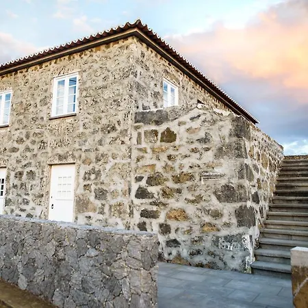 Casa Branca Da Sociedade Angra do Heroismo